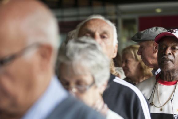 Inflação para idosos sobe e acumula 3,53% em um ano